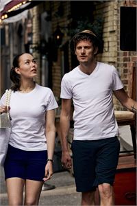 T-SHIRT BASIC-T V-NECK SCOLLO A V